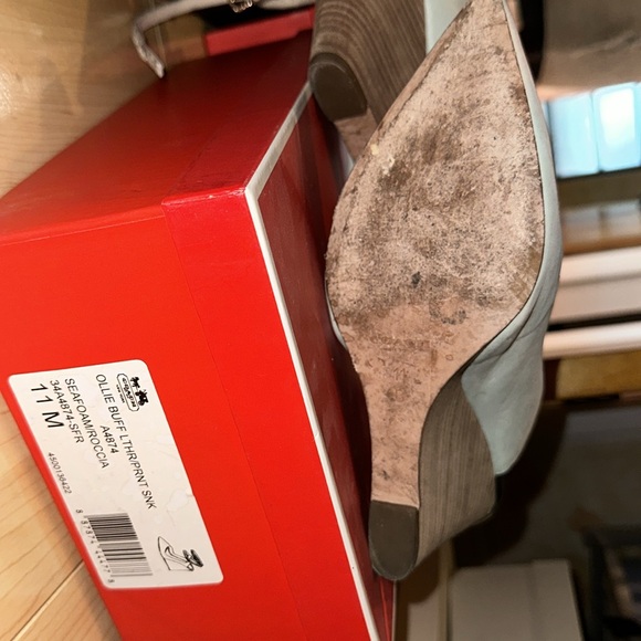 Trending pointy toe wedge!! - Picture 6 of 11